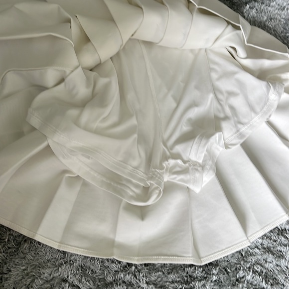 White pleated tennis skirt - Picture 4 of 4